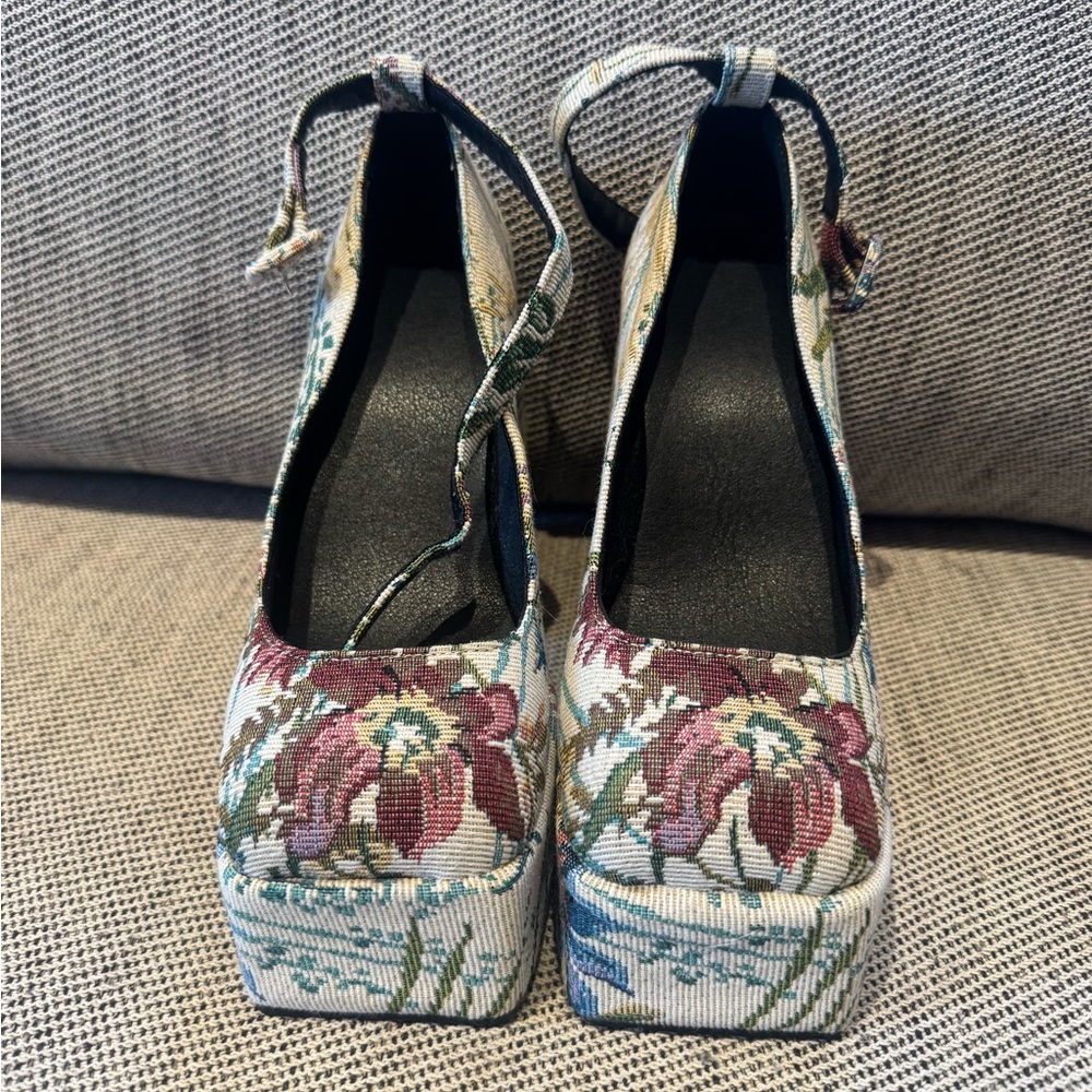 Floral Tapestry Platform Pumps - White Multi